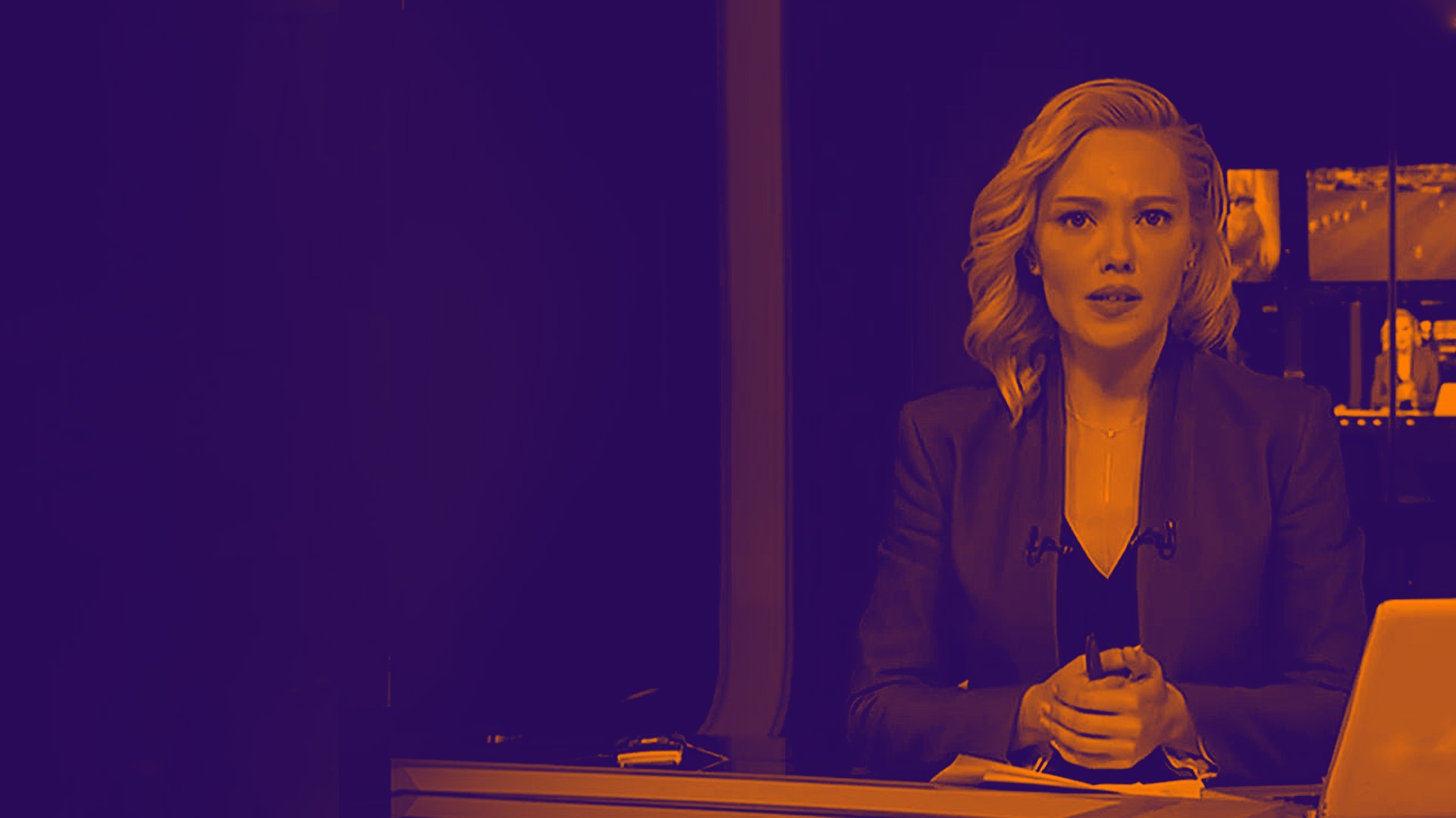 Darbeciler TRT binasını işgal etti